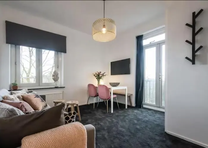 Cozy 2-bedroom Lejlighed Amsterdam