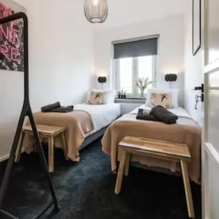 Cozy 2-bedroom Lejlighed